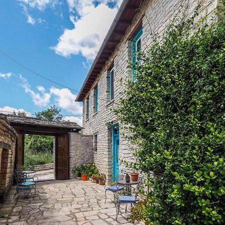 Vikos Hotel Монодендри Екстериор снимка